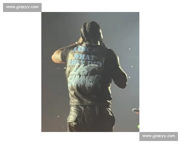 周一肌肉暴击！Drake 晒酒瓶肌肉照，新专辑Iceman预热引期待