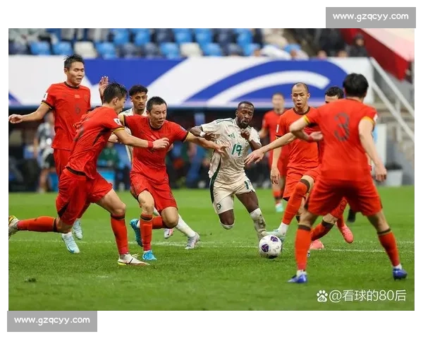 过顶的好球：足球场上的致命弧线